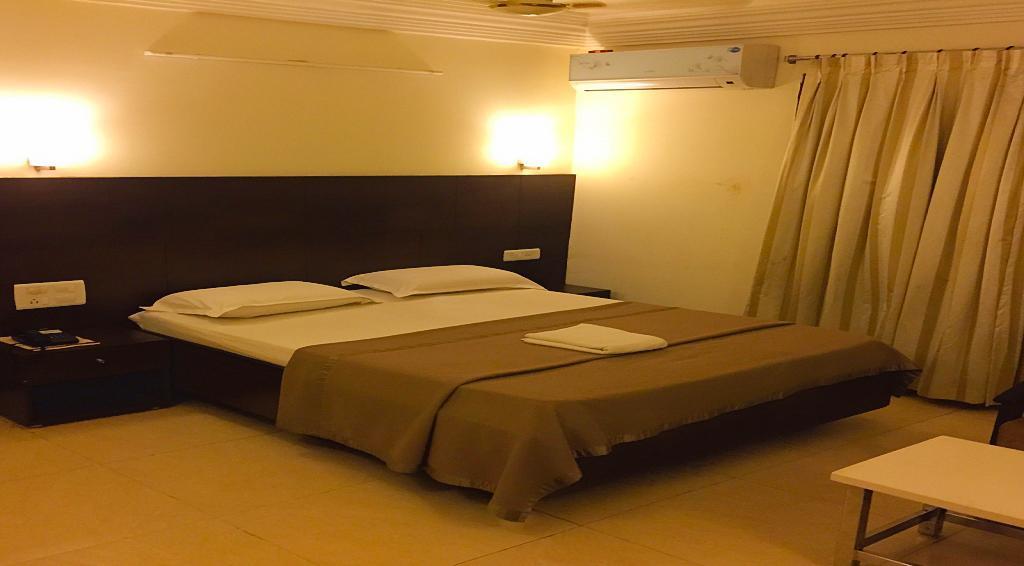 Aditya Palace Hotel Rajahmundry Exterior photo